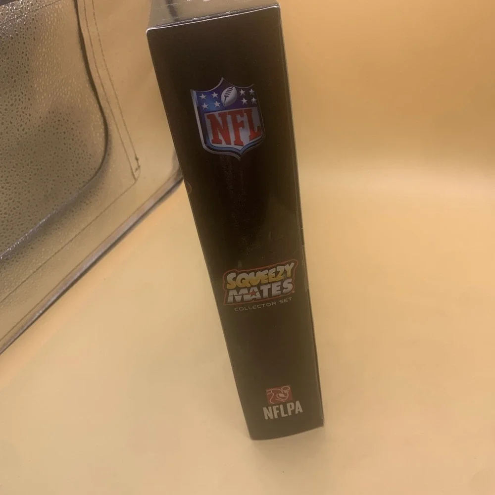 Squeezymates NFL Collector Box Set, 6 Figures New in Box Mahomes,Allen,Watt ++